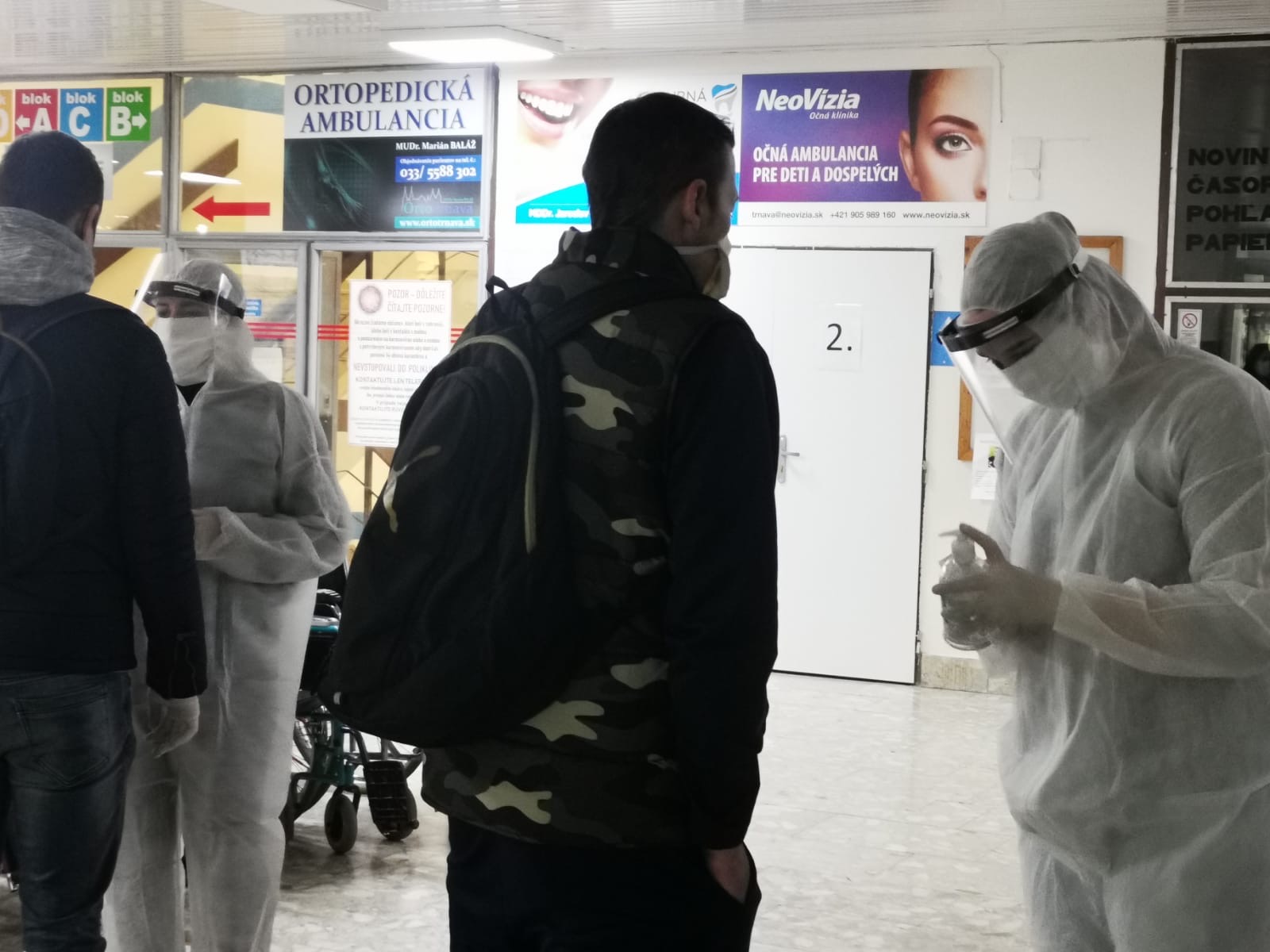 Študenti Trnavskej univerzity pomáhajú s filtrovaním pacientov