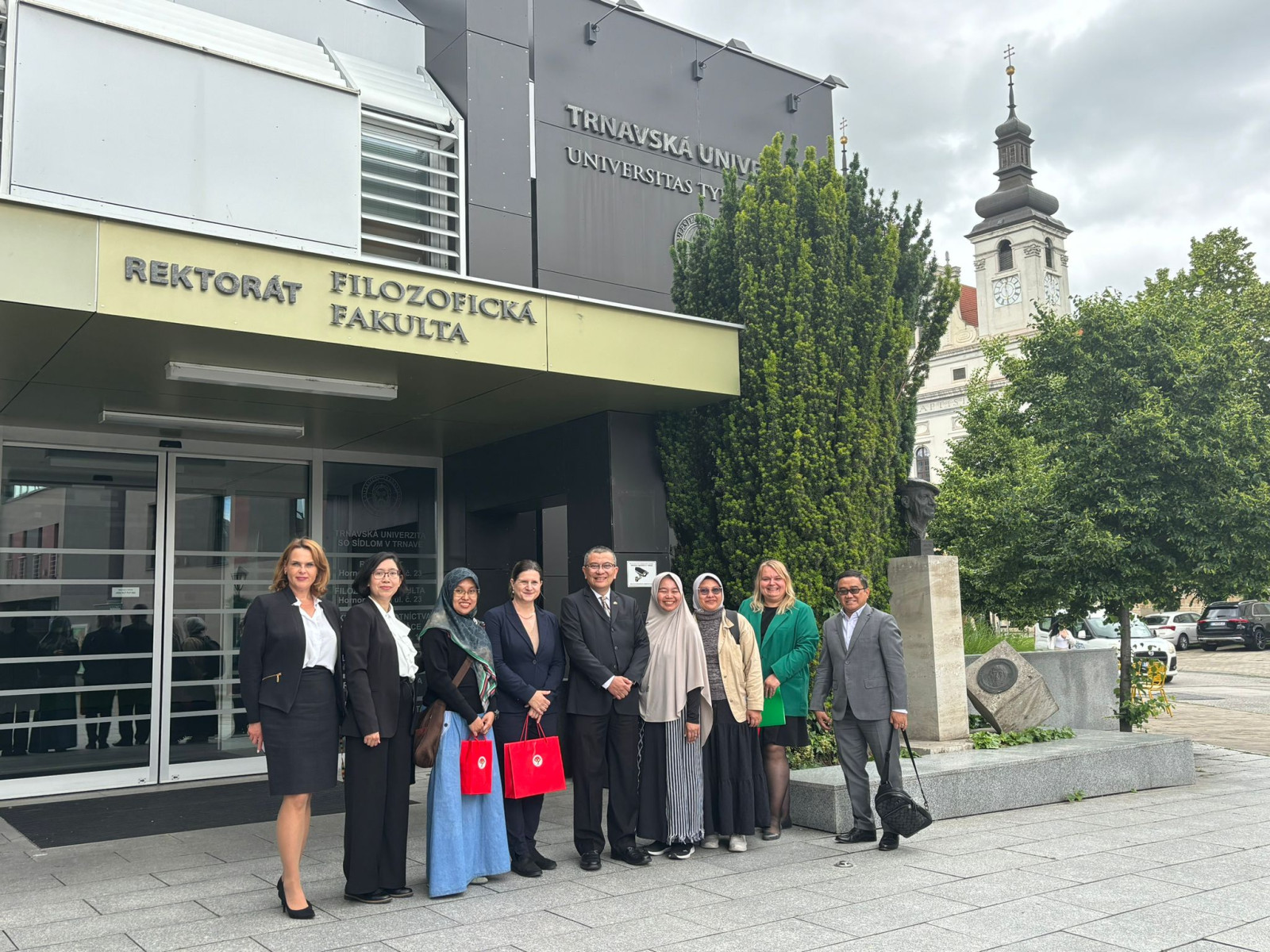 Návšteva veľvyslanca Indonézie na Trnavskej univerzite