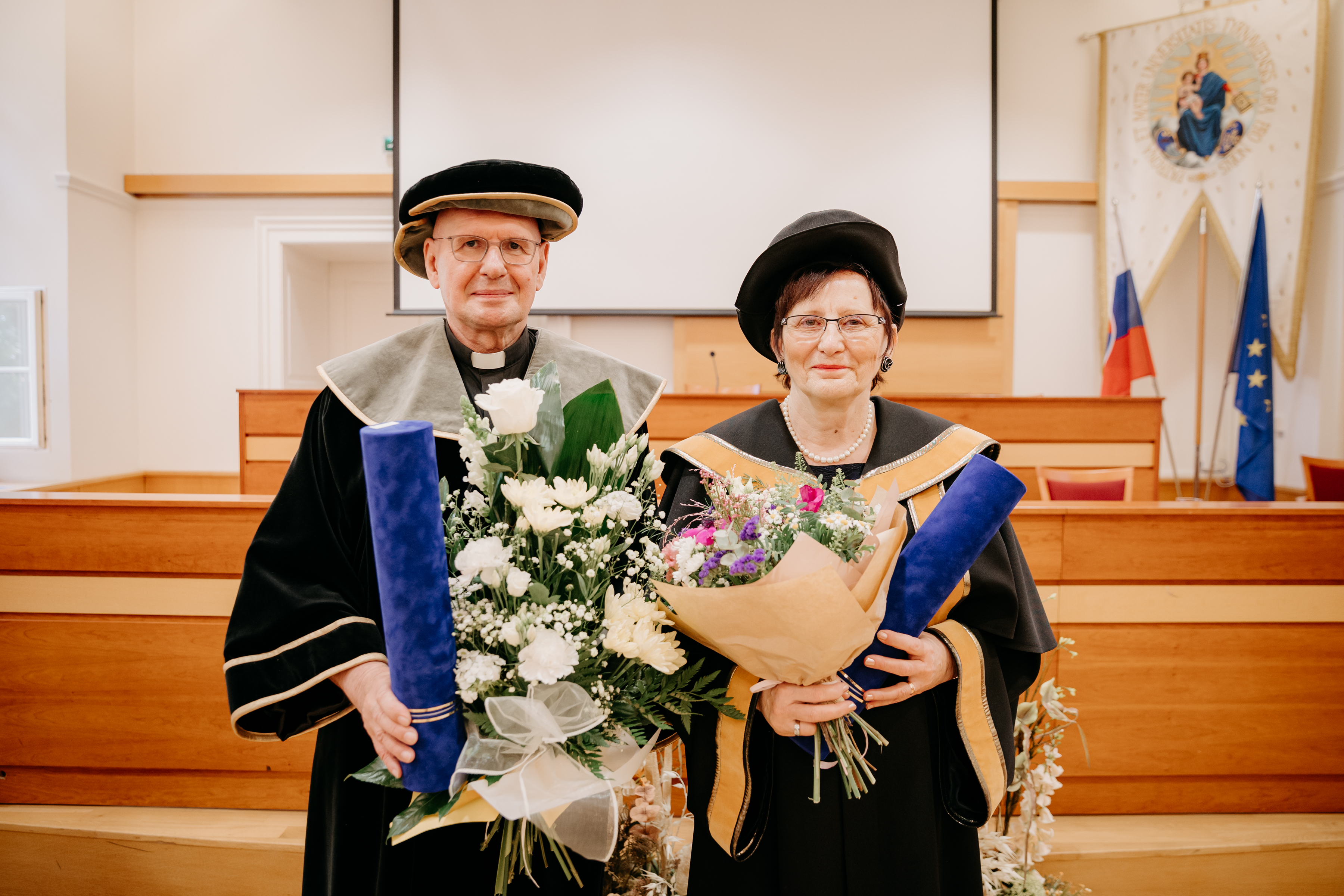 Valérie Tóthová, Michael F. Kolarcik