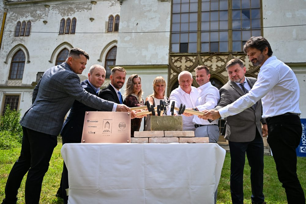kaštieľ Rusovce, Erik Hrnčiarik, Róbert Kaliňák