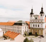 Univerzitný areál s Kostolom sv. Jána Krstiteľa na Univerzitnom námestí v Trnave