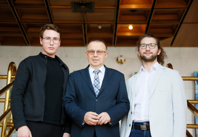 Ukrajinskí študenti v slovenskom parlamente