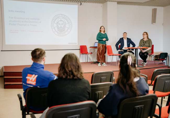 Prvé spoločné stretnutie s Erasmus študentmi na ŠD P. Pázmaňa