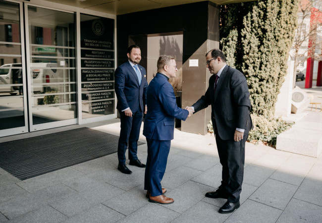 prof. Miloš Lichner s veľvyslancom Jordánskeho hášimovského kráľovstva