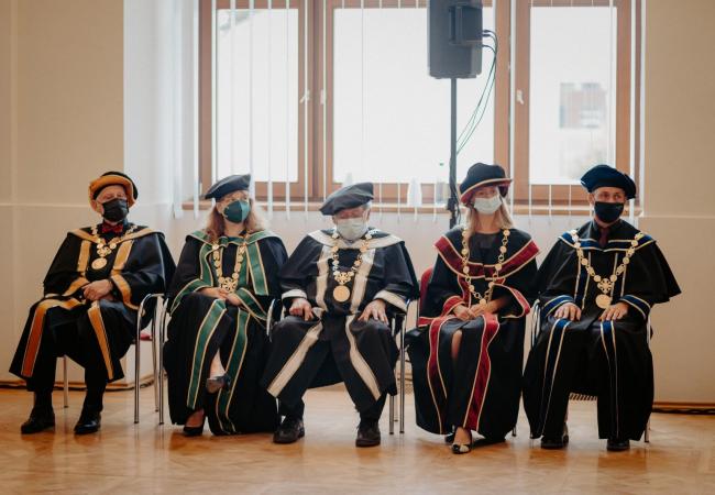 otvorenie nového akademického roka 2021/2022 na Trnavskej univerzite (foto Barbora Likavská) otvorenie nového akademického roka 2021/2022 na Trnavskej univerzite (foto Barbora Likavská)