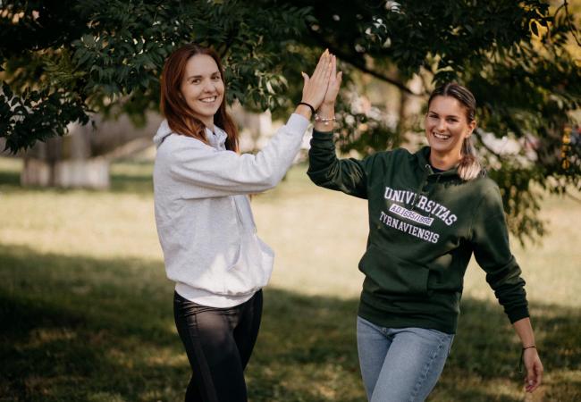 dominika glozneková a tereza šimončičová (foto barbora likavská)