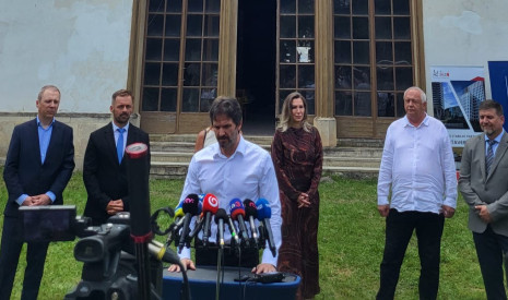kaštieľ Rusovce, Erik Hrnčiarik, Róbert Kaliňák
