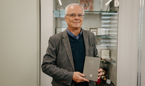 Rektor R. Bílik získal cenu Literárneho fondu