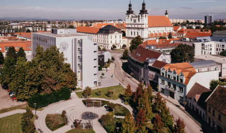 trnava letecky, letecký záber na trnavu, trnava z dronu, foto: (c) Trnavská univerzita