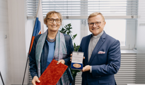 prof. Marta Dobrotkova