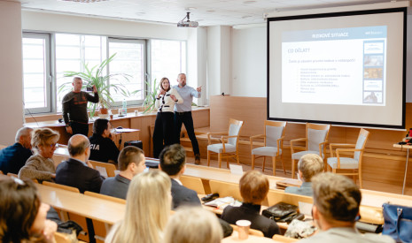 trnavská univerzita (foto barbora likavská), seminár o bezpečnosti, sec agency