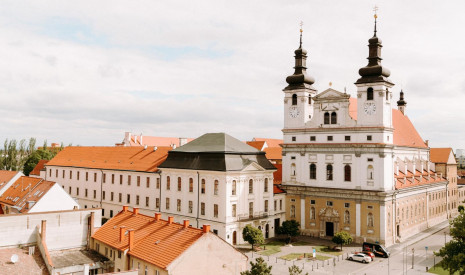 Univerzitný areál s Kostolom sv. Jána Krstiteľa na Univerzitnom námestí v Trnave